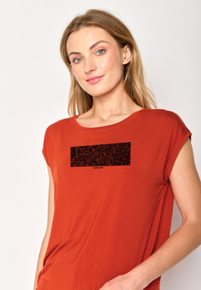 Clay Red: Lässiges Shirt aus LENZING™ TENCEL™ Mix für Damen [16876]