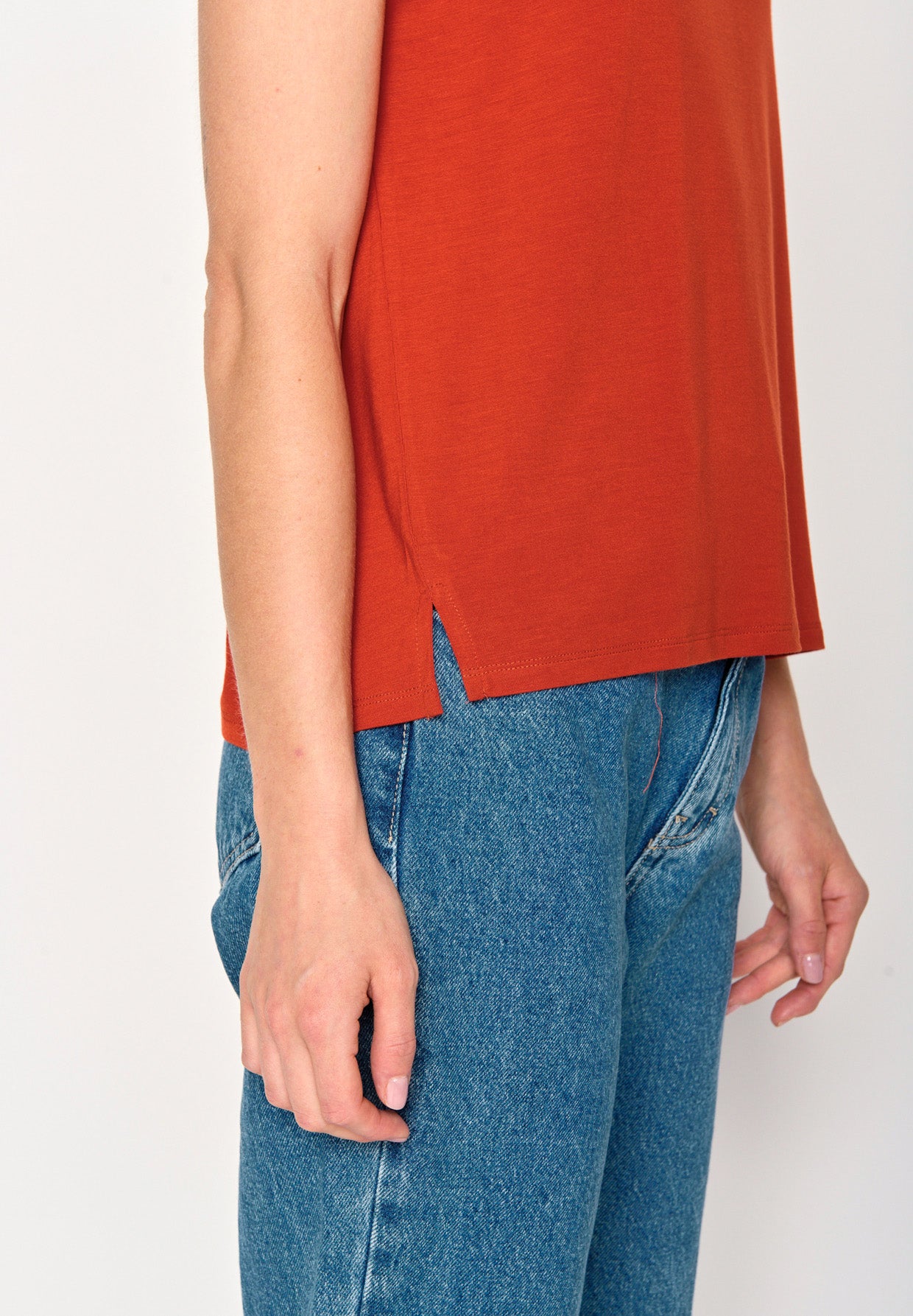 Clay Red: Lässiges Shirt aus LENZING™ TENCEL™ Mix für Damen [16877]