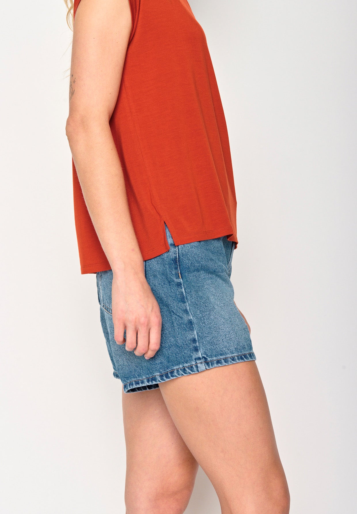 Clay Red: Lässiges Shirt aus LENZING™ TENCEL™ Mix für Damen [16909]