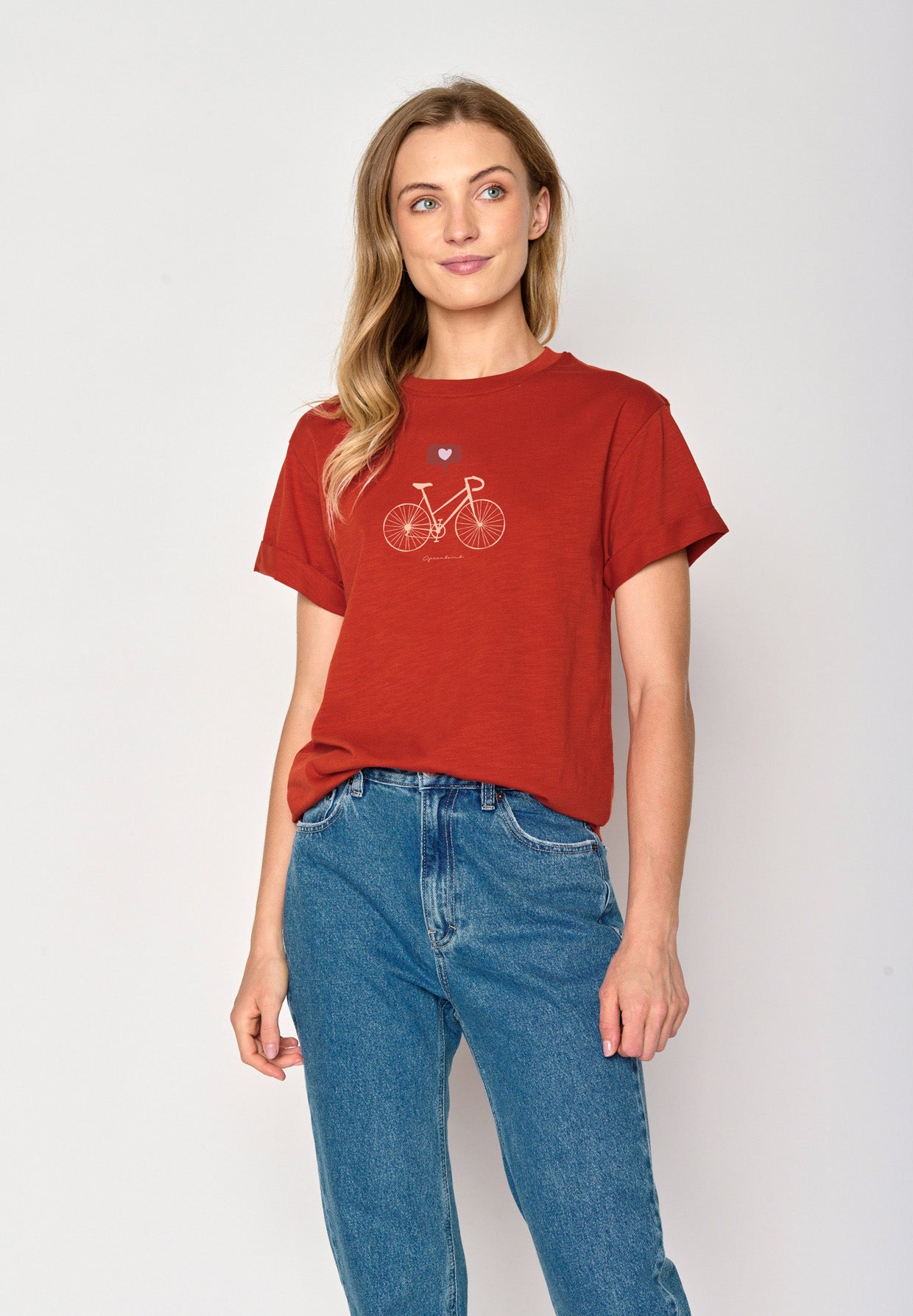 Clay Red: Lässiges T-Shirt aus Bio-Baumwolle für Damen [16934]