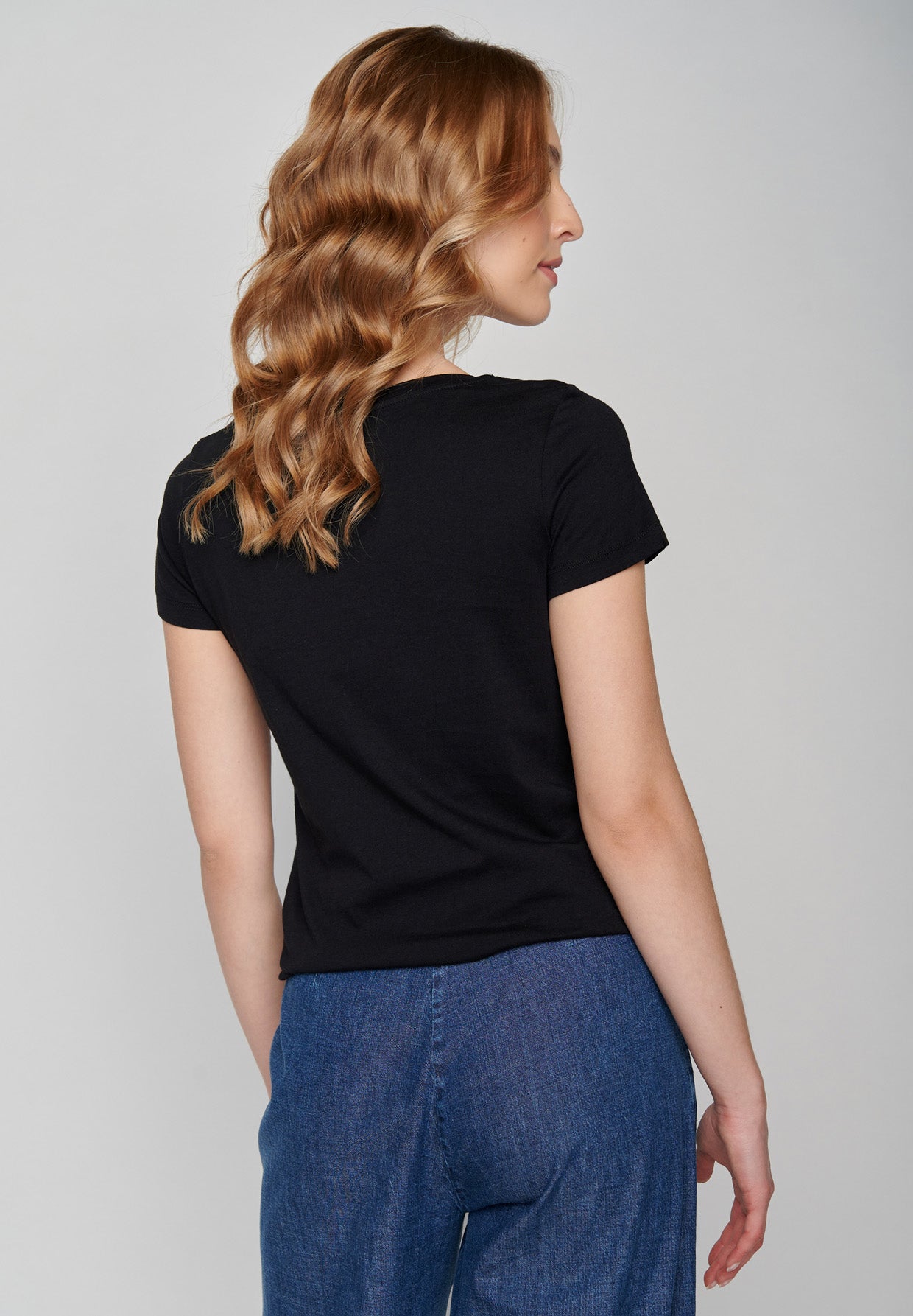 Schwarz:  Lässiges T-Shirt aus Bio-Baumwolle für Damen [16999]