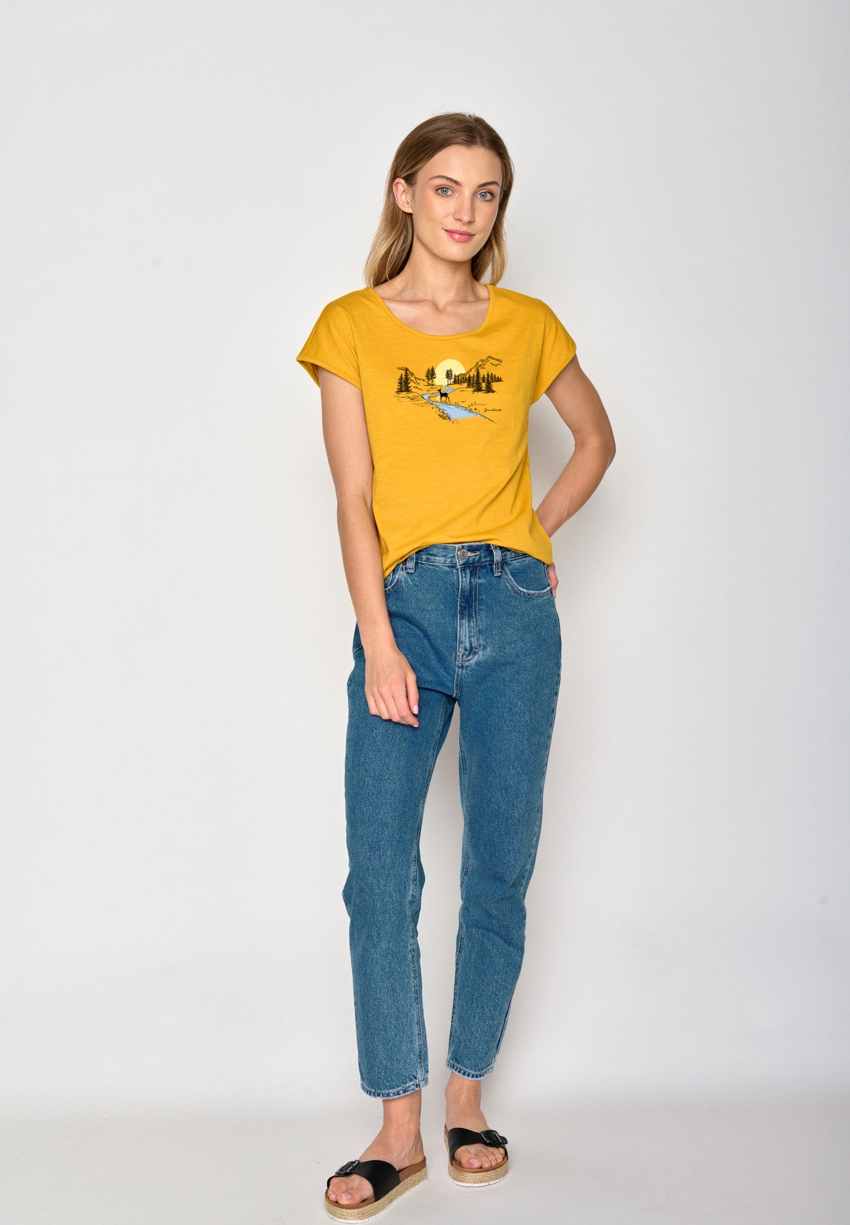 Golden Yellow: Lässiges T-Shirt aus Bio-Baumwolle für Damen [17179]