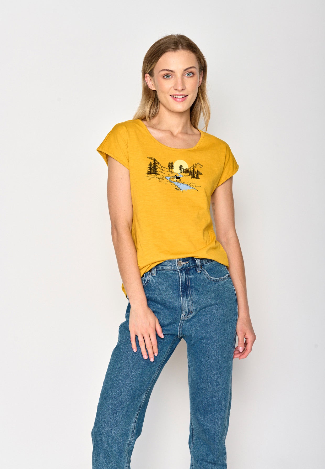 Golden Yellow: Lässiges T-Shirt aus Bio-Baumwolle für Damen [17180]