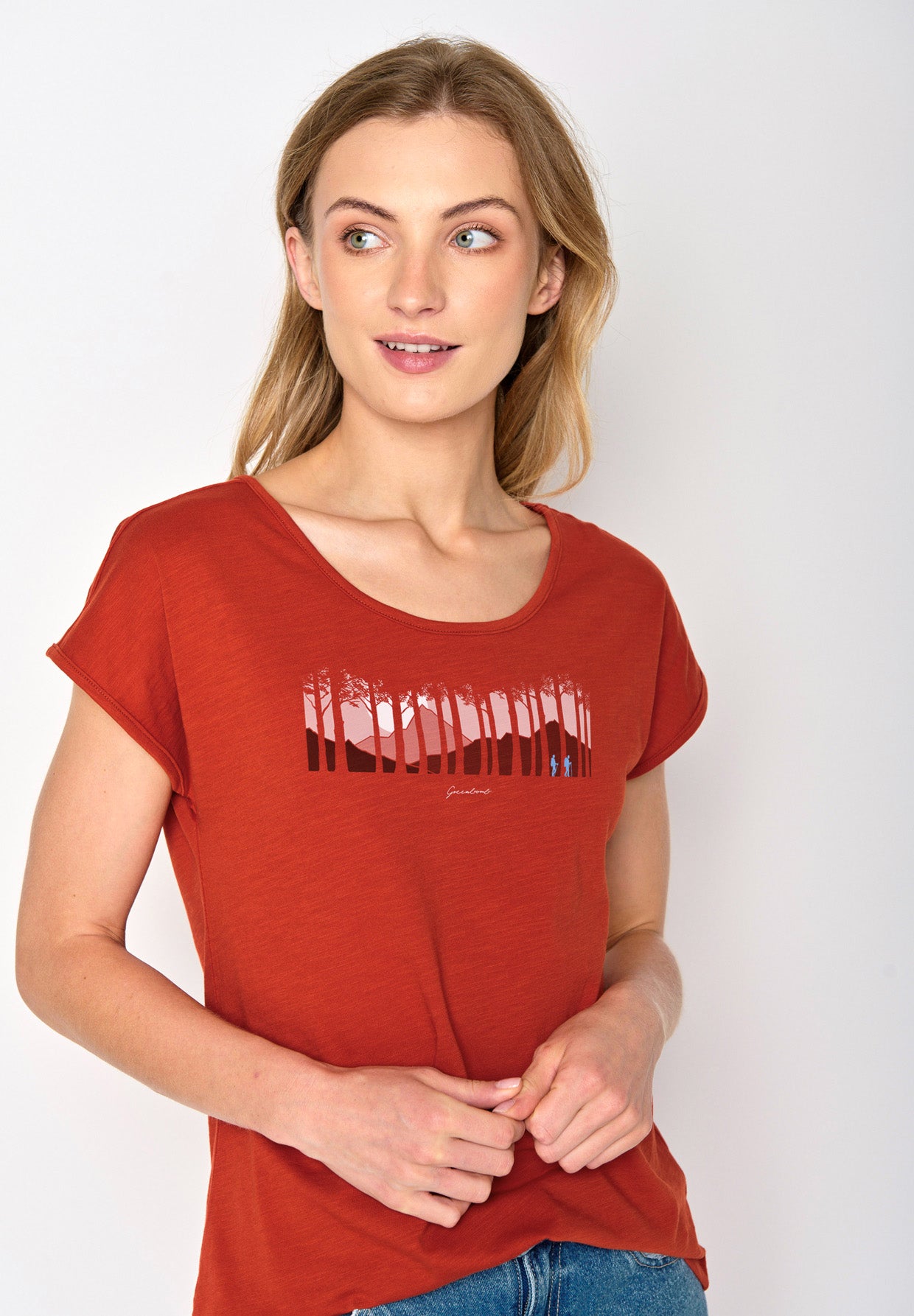 Clay Red: Lässiges T-Shirt aus Bio-Baumwolle für Damen [17211]