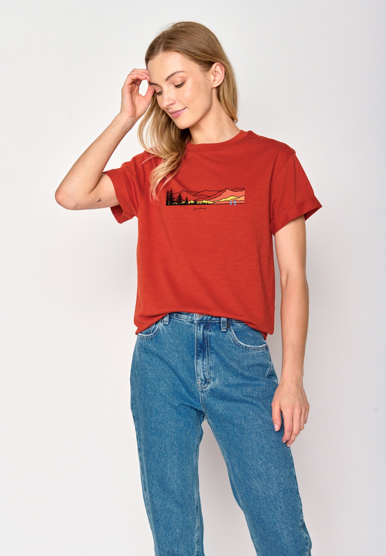 Clay Red: Lässiges T-Shirt aus Bio-Baumwolle für Damen [17299]