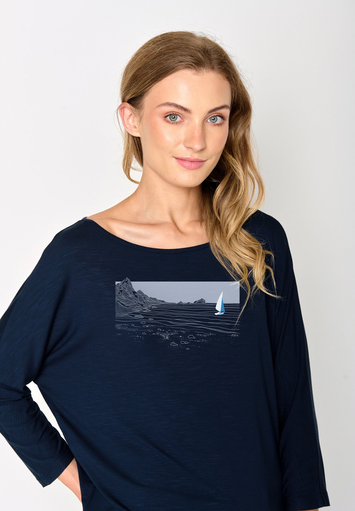 Navy Wash: Gemütliches Longsleeve aus Viskose (LENZING™ ECOVERO™) Mix für Damen [17322]