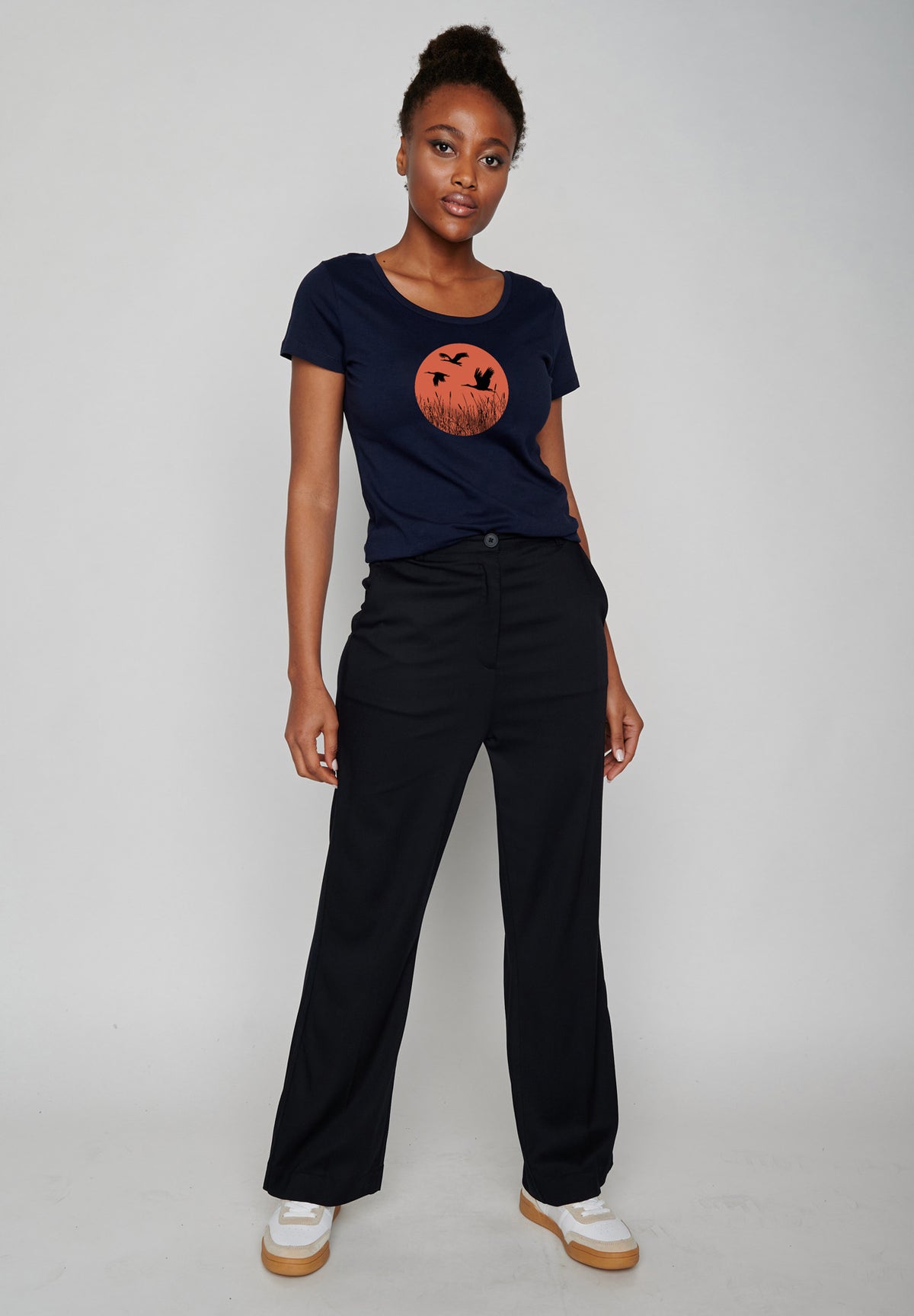 Navy: Lässiges T-Shirt aus Bio-Baumwolle für Damen [17342]