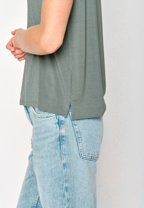 Dirty Olive: Lässiges Shirt aus LENZING™ TENCEL™ Mix für Damen [17361]