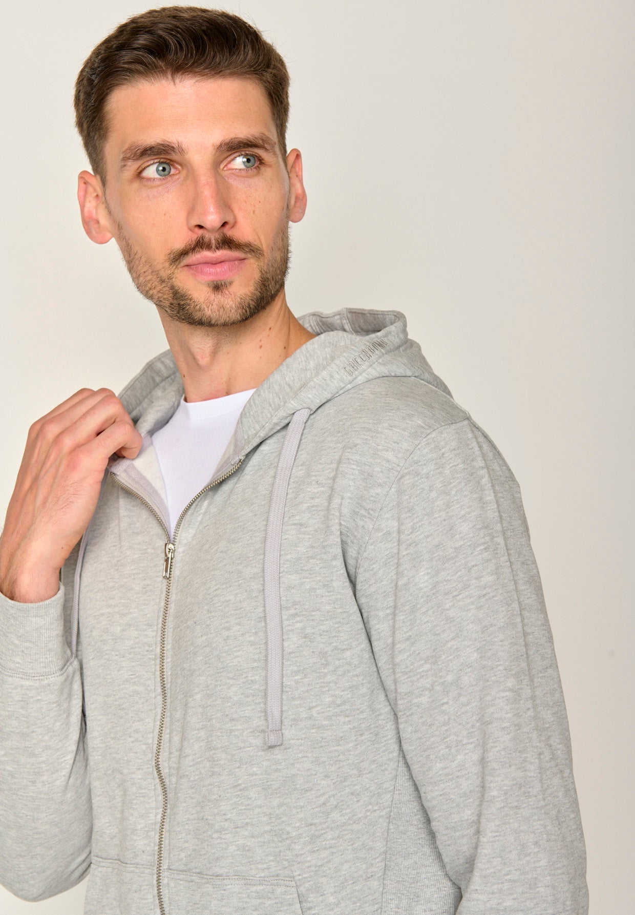 Grau:  Sportliche Zipjacke aus Bio-Baumwolle für Herren [17382]