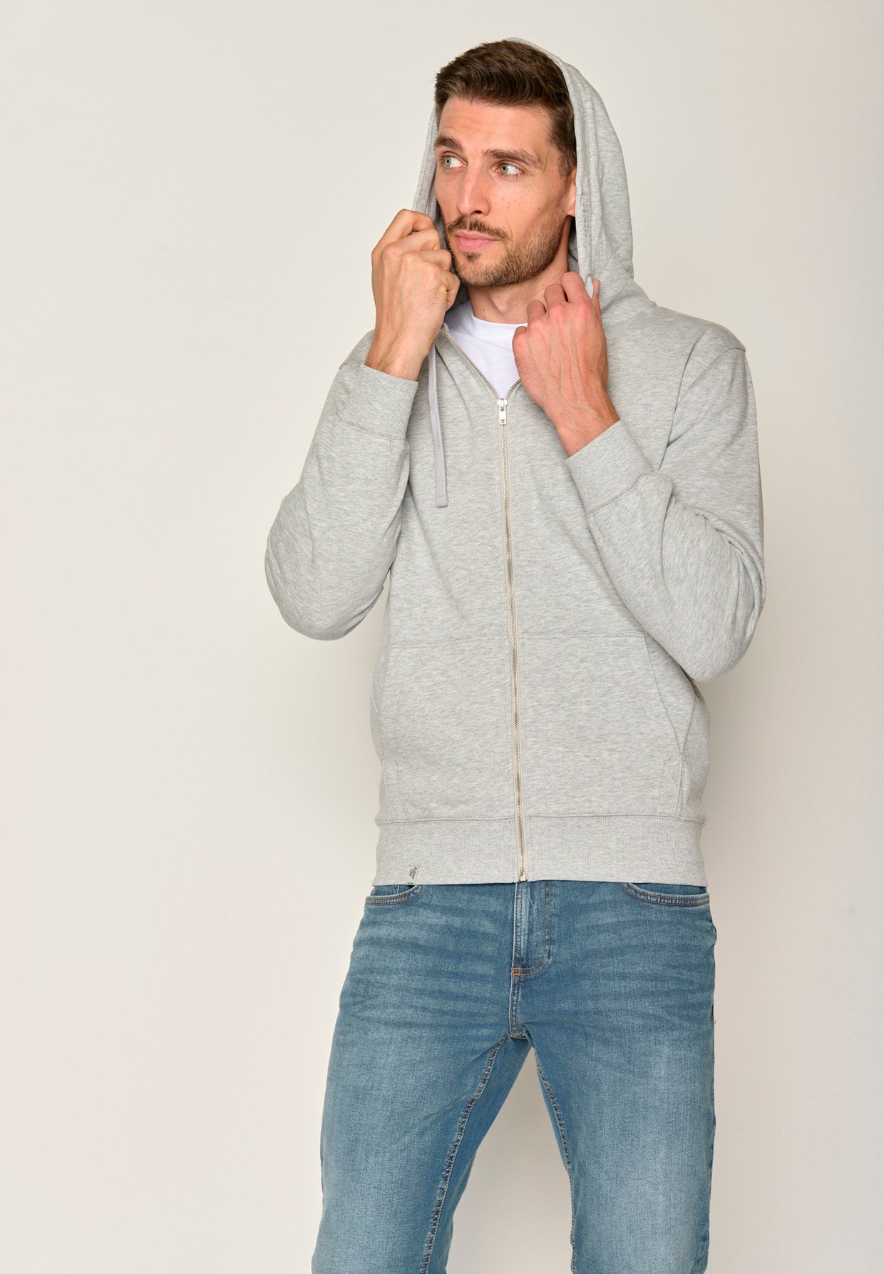 Grau:  Sportliche Zipjacke aus Bio-Baumwolle für Herren [17384]