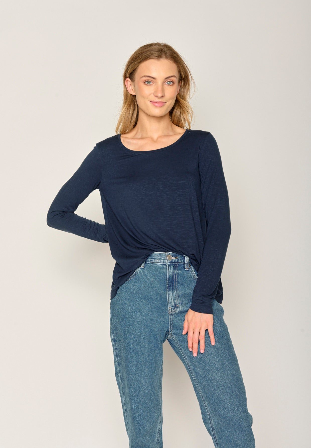 Blau:  Lässiges Longsleeve aus Viskose (LENZING™ ECOVERO™) Mix für Damen [17403]