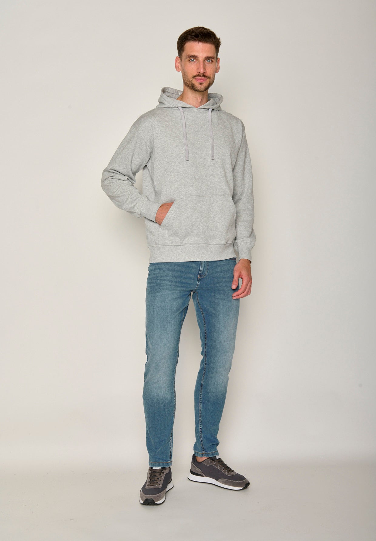 Heather Grey: Gemütlicher Hoodie aus Bio-Baumwolle für Herren [17507]