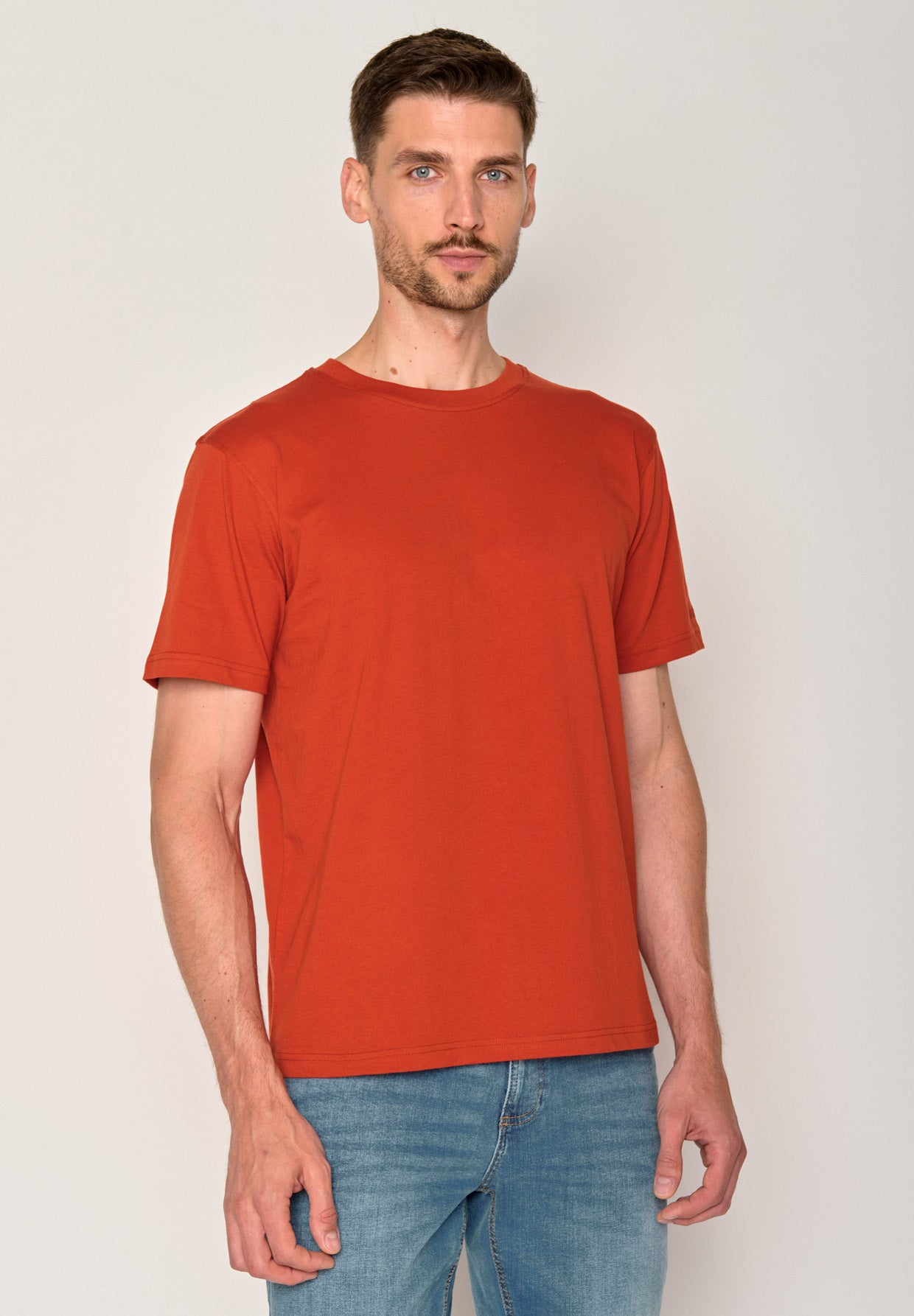 Clay Red: Lässiges Oversize-T-Shirt aus Bio-Baumwolle für Herren [17532]