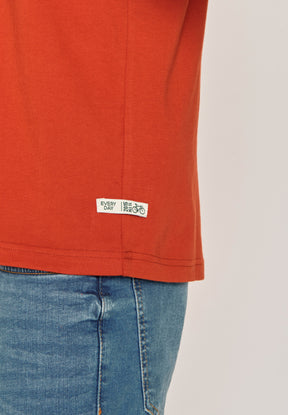 Clay Red: Lässiges Oversize-T-Shirt aus Bio-Baumwolle für Herren [17536]