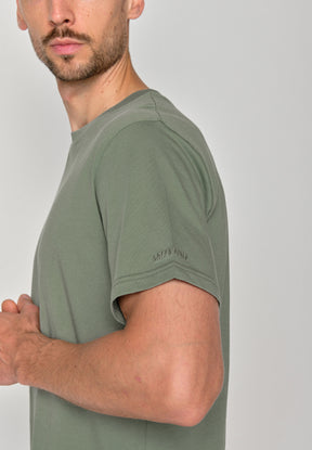 Pale Green: Lässiges T-Shirt aus Bio-Baumwolle für Herren [17556]