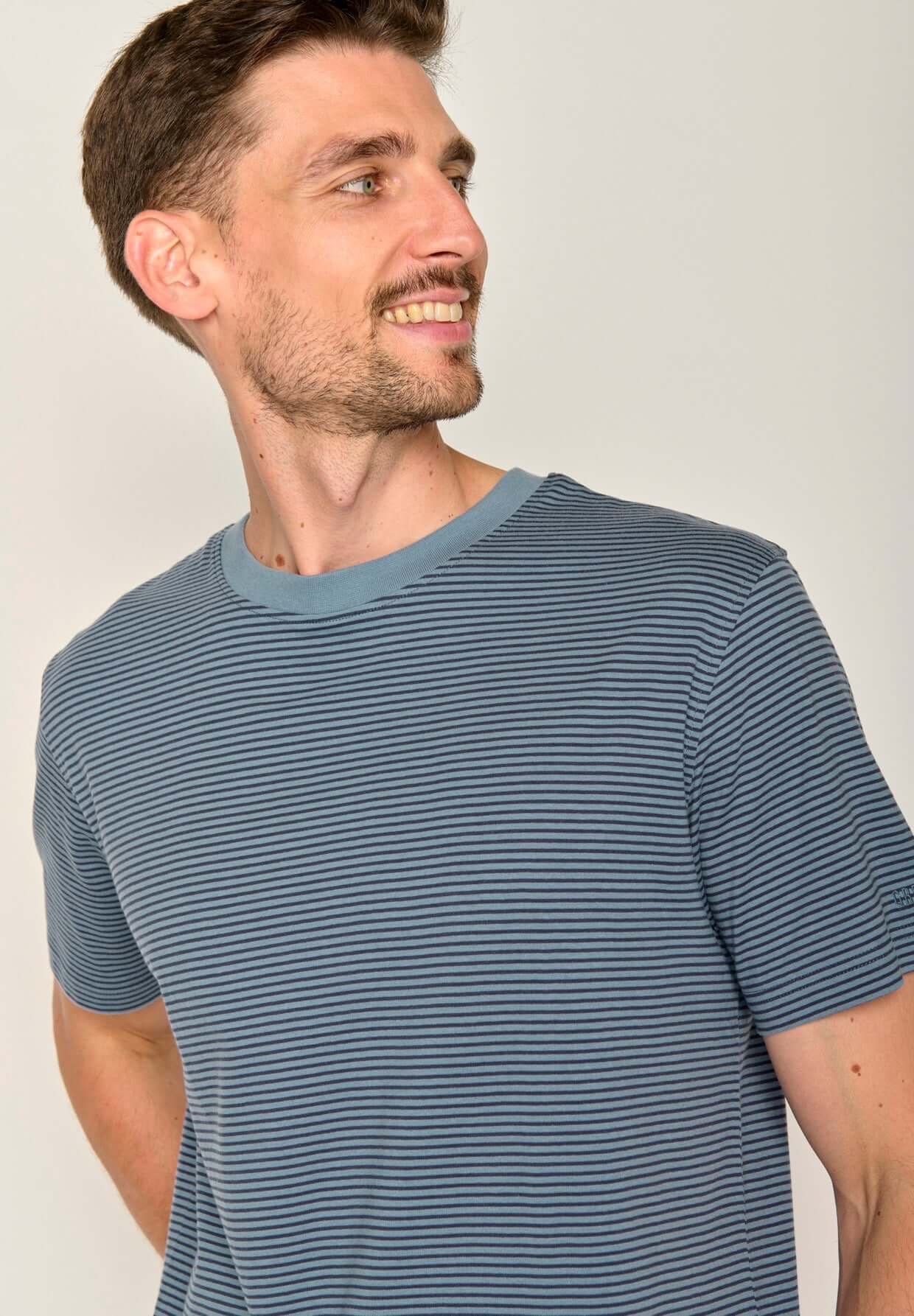 Blau:  Lässiges T-Shirt aus Bio-Baumwolle für Herren [17560]