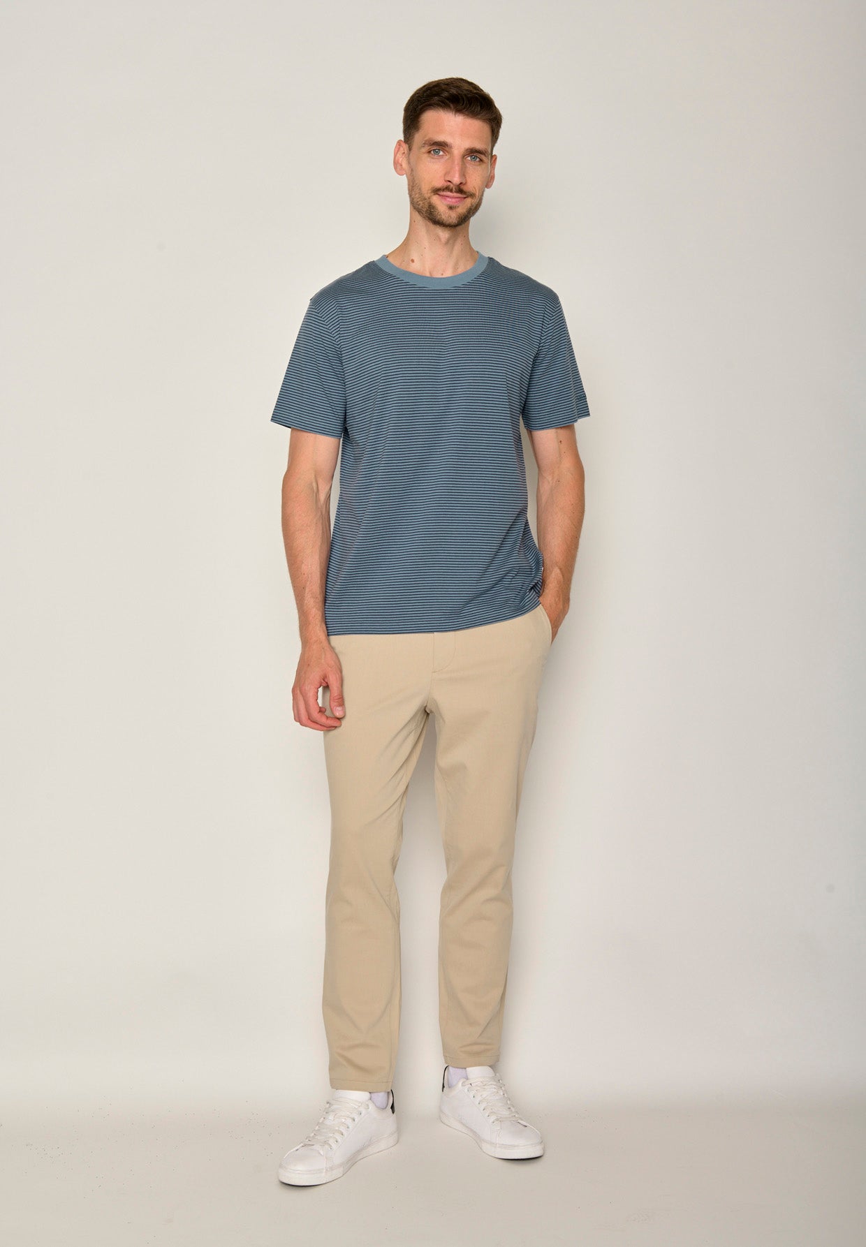 Ocean Stripes: Lässiges Oversize-T-Shirt aus Bio-Baumwolle für Herren [17561]