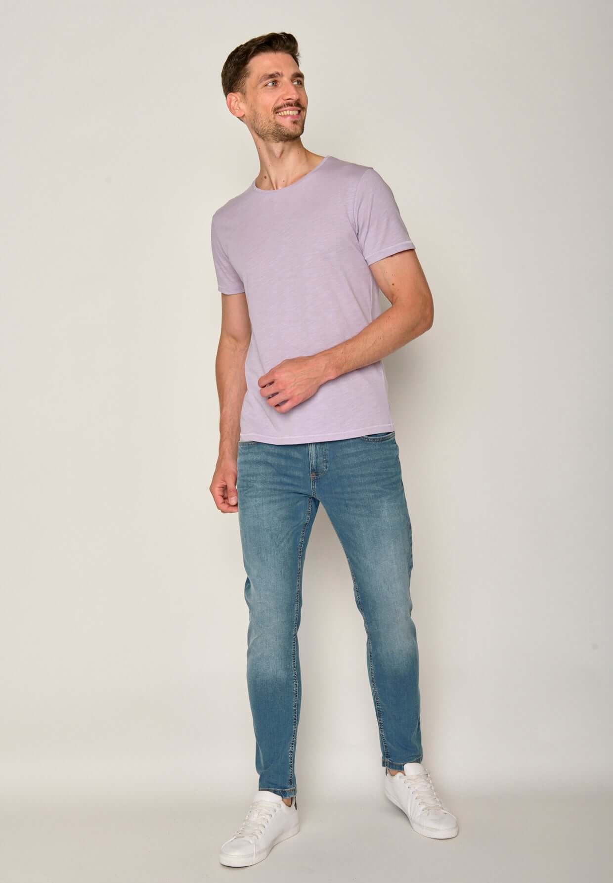 Lila:  Lässiges T-Shirt aus Bio-Baumwolle für Herren [17567]