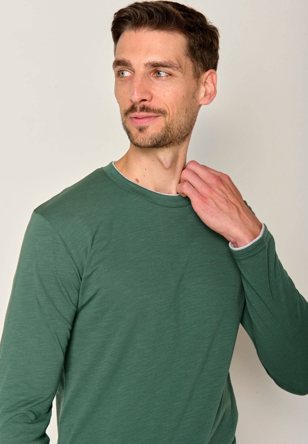 Grün:  Elegantes Longsleeve aus Bio-Baumwolle für Herren [17619]