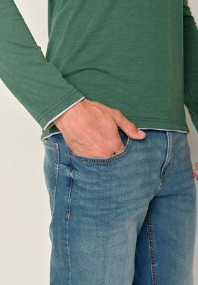 Jungle Green: Elegantes Longsleeve aus Bio-Baumwolle für Herren [17622]