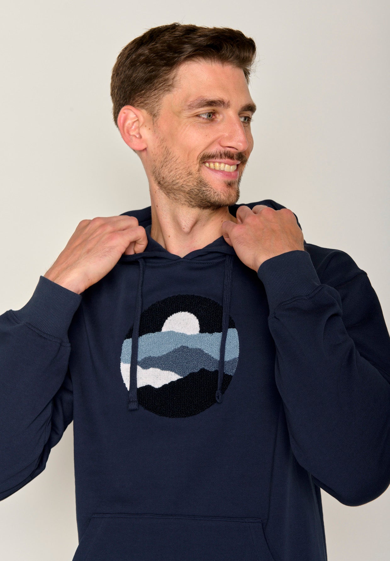 Navy: Gemütlicher Hoodie aus Bio-Baumwolle für Herren [17632]