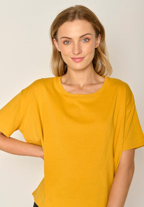 Golden Yellow: Lässiges T-Shirt aus Bio-Baumwoll-Mix für Damen [17720]