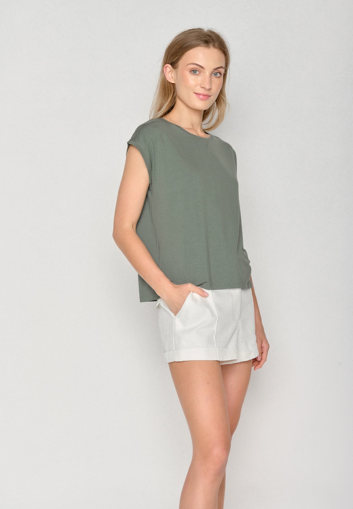 Dirty Olive: Lässiges Shirt aus LENZING™ TENCEL™ Mix für Damen [17740]