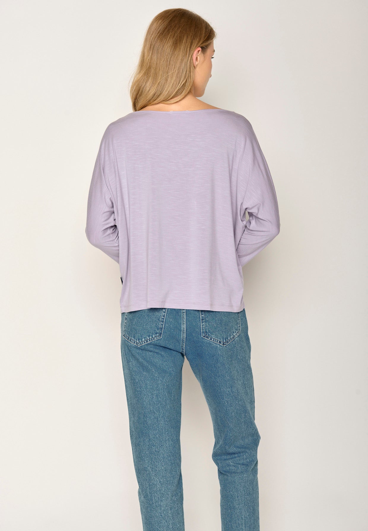 Lilac: Gemütliches Longsleeve aus Viskose (LENZING™ ECOVERO™) Mix für Damen [17752]