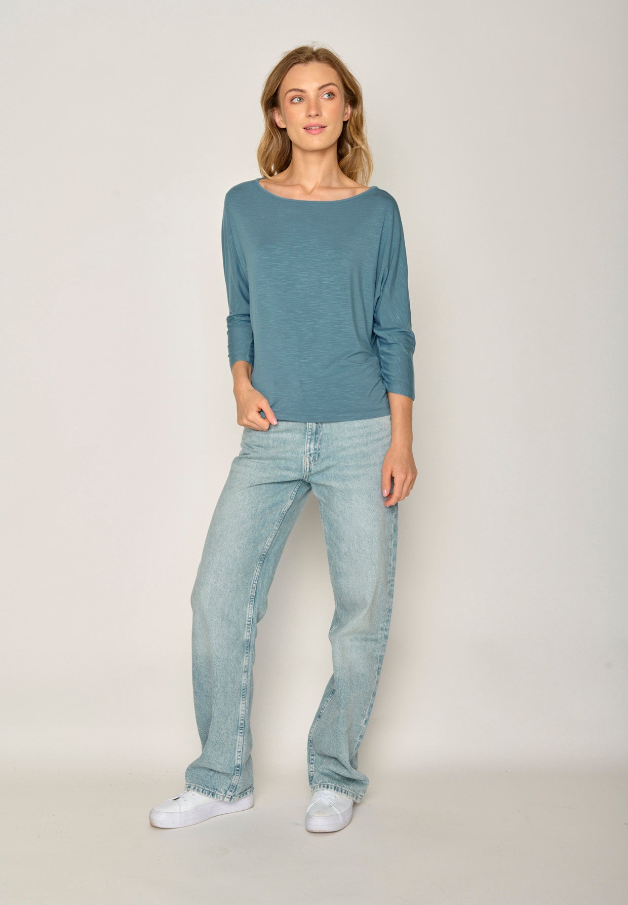 Sloppy Blue: Gemütliches Longsleeve aus Viskose (LENZING™ ECOVERO™) Mix für Damen [17763]