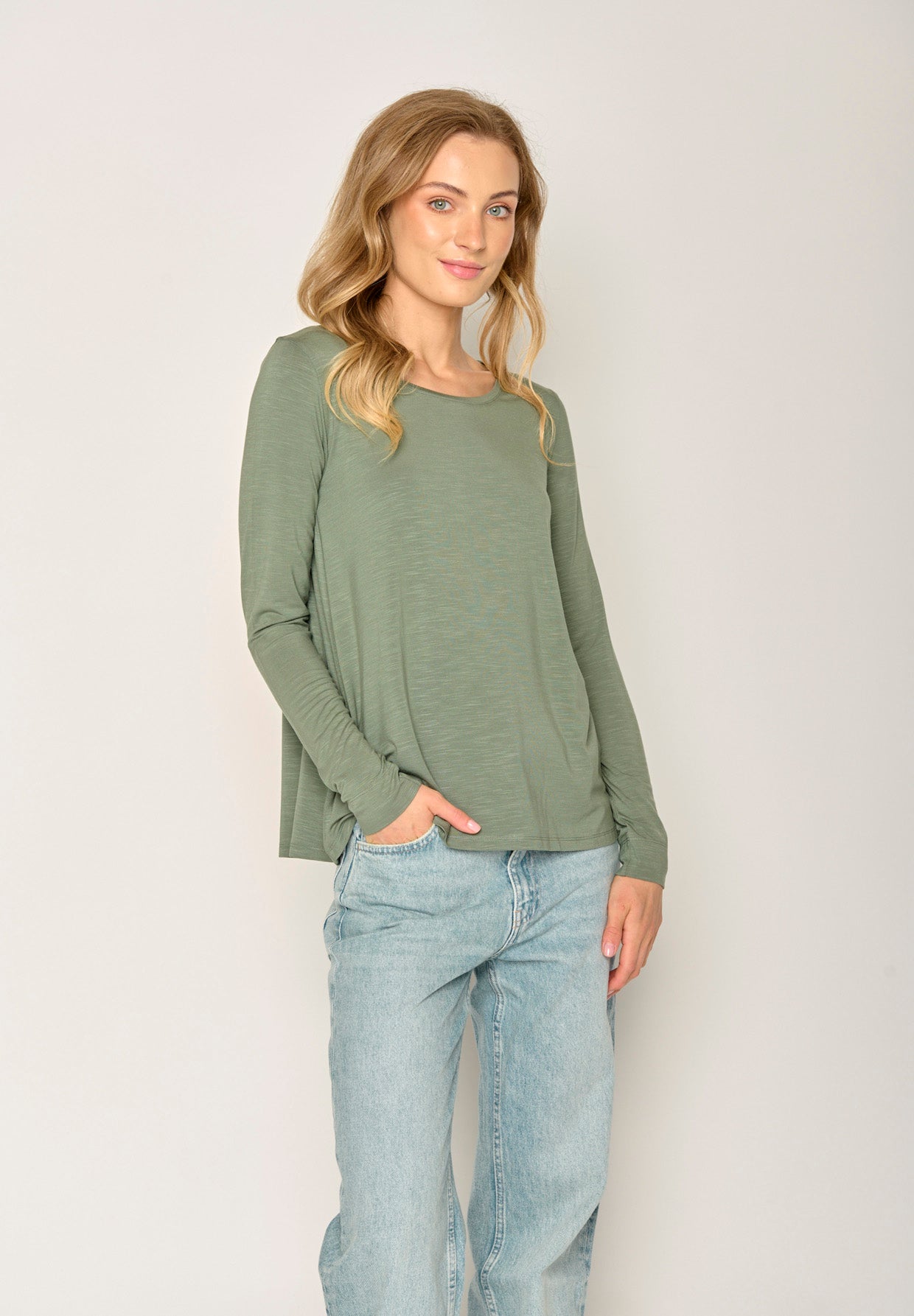 Grün:  Lässiges Longsleeve aus Viskose (LENZING™ ECOVERO™) Mix für Damen [17769]