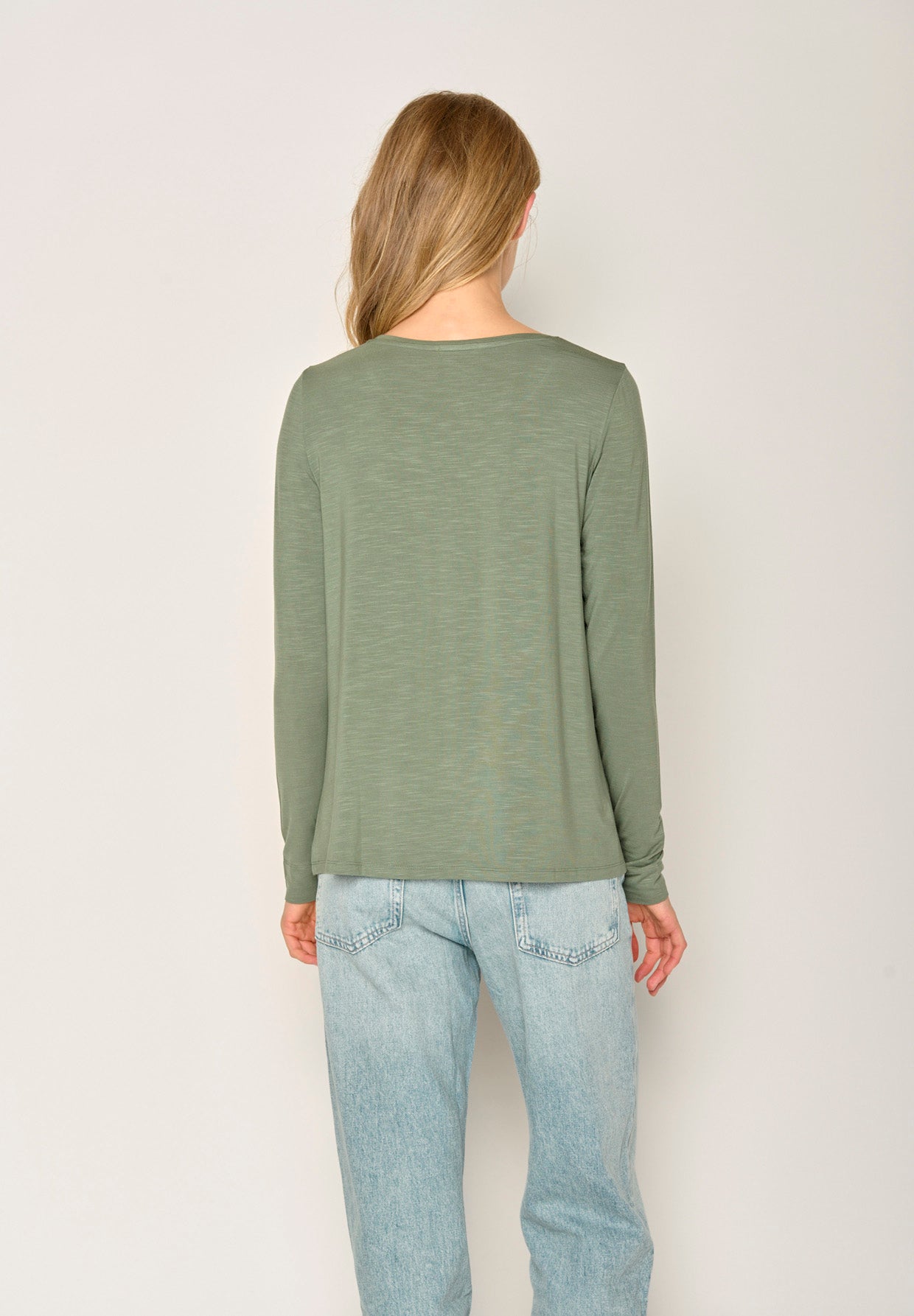 Grün:  Lässiges Longsleeve aus Viskose (LENZING™ ECOVERO™) Mix für Damen [17770]