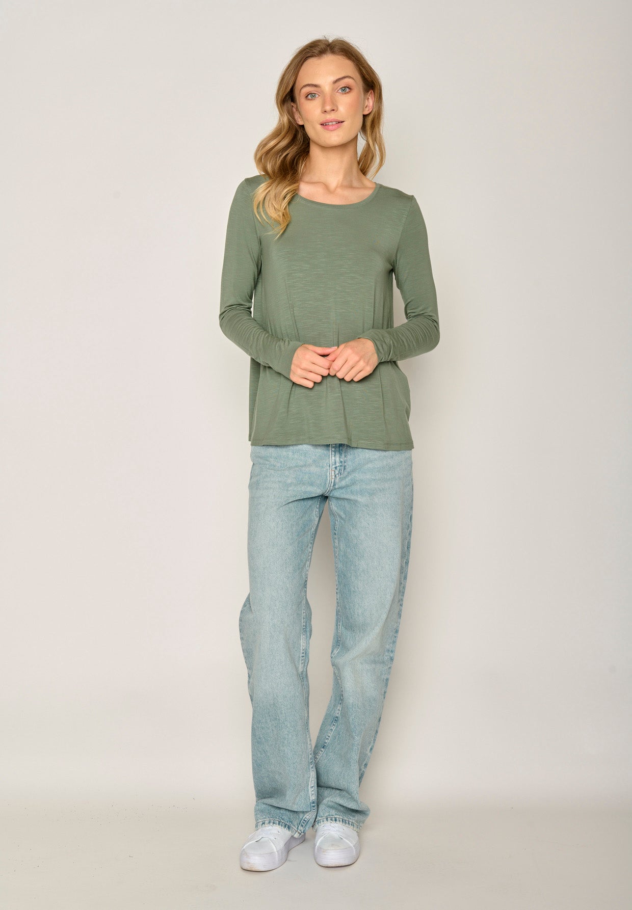 Grün:  Lässiges Longsleeve aus Viskose (LENZING™ ECOVERO™) Mix für Damen [17771]