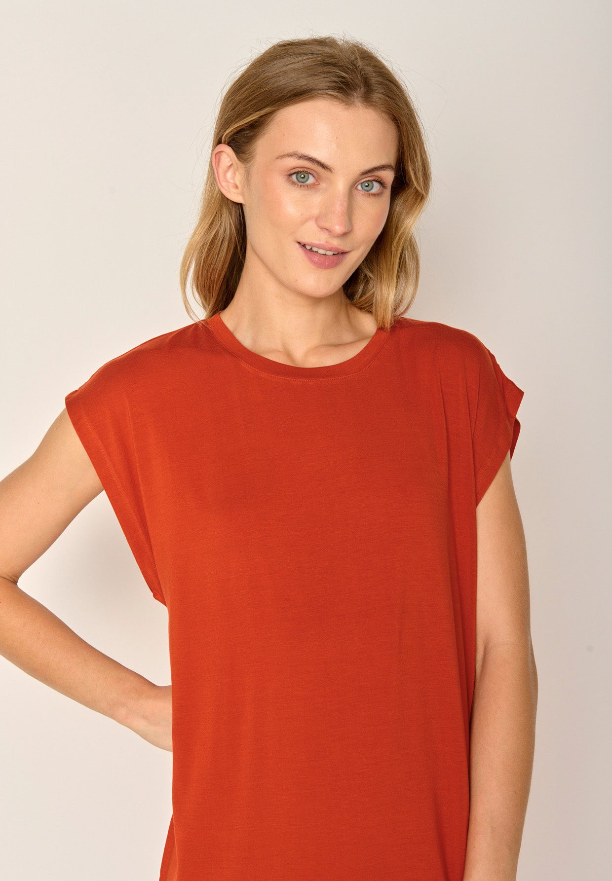 Clay Red: Lässiges Kleid aus Viskose (LENZING™ ECOVERO™) Mix für Damen [17785]