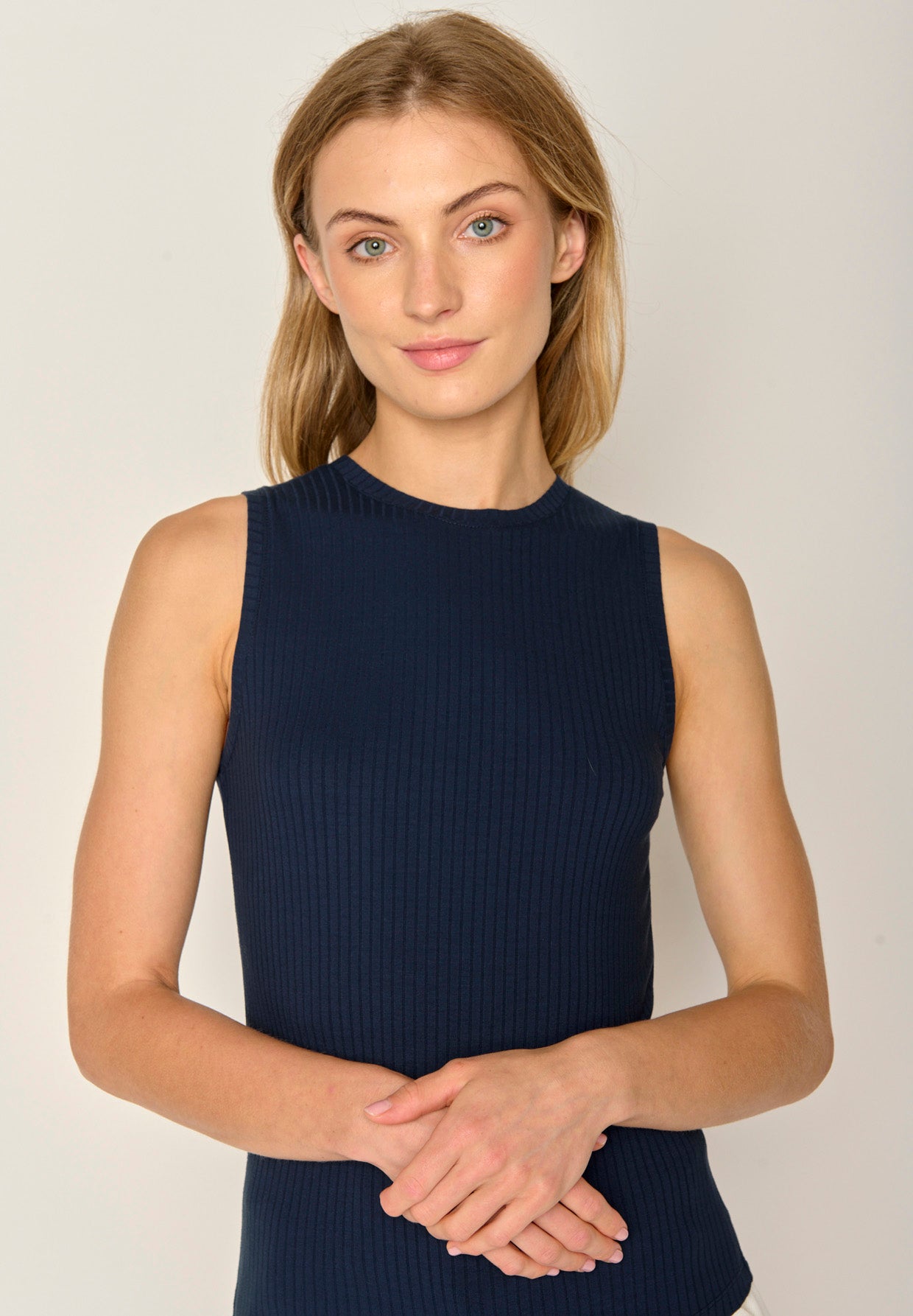 Navy Wash: Sportliches Top aus LENZING™ TENCEL™ Mix für Damen [17827]