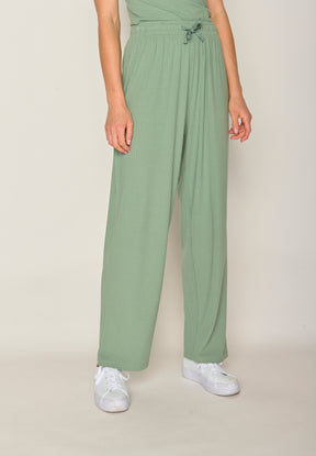 Pale Green: Lässige Hose aus LENZING™ ECOVERO™ für Damen [17859]