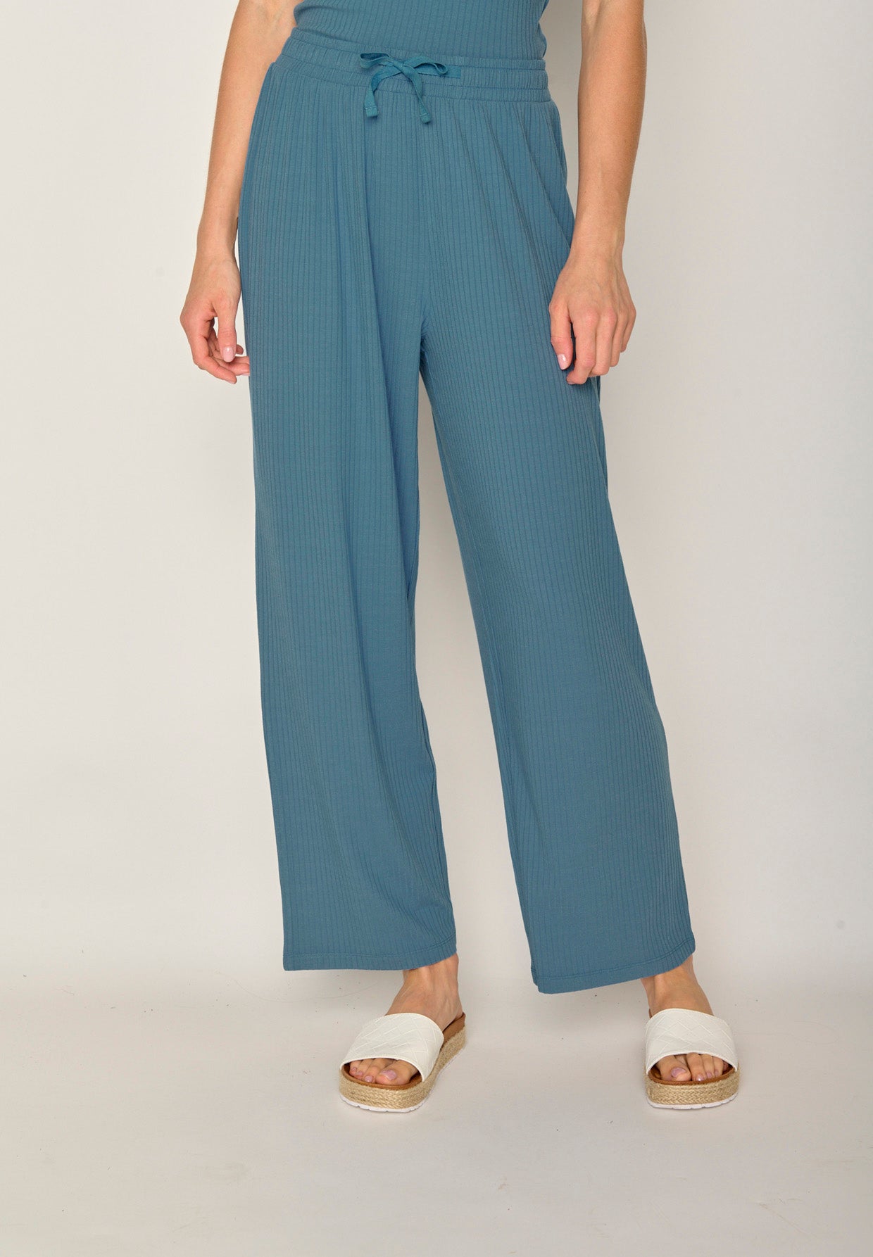 Sloppy Blue: Lässige Hose aus LENZING™ ECOVERO™ für Damen [17873]