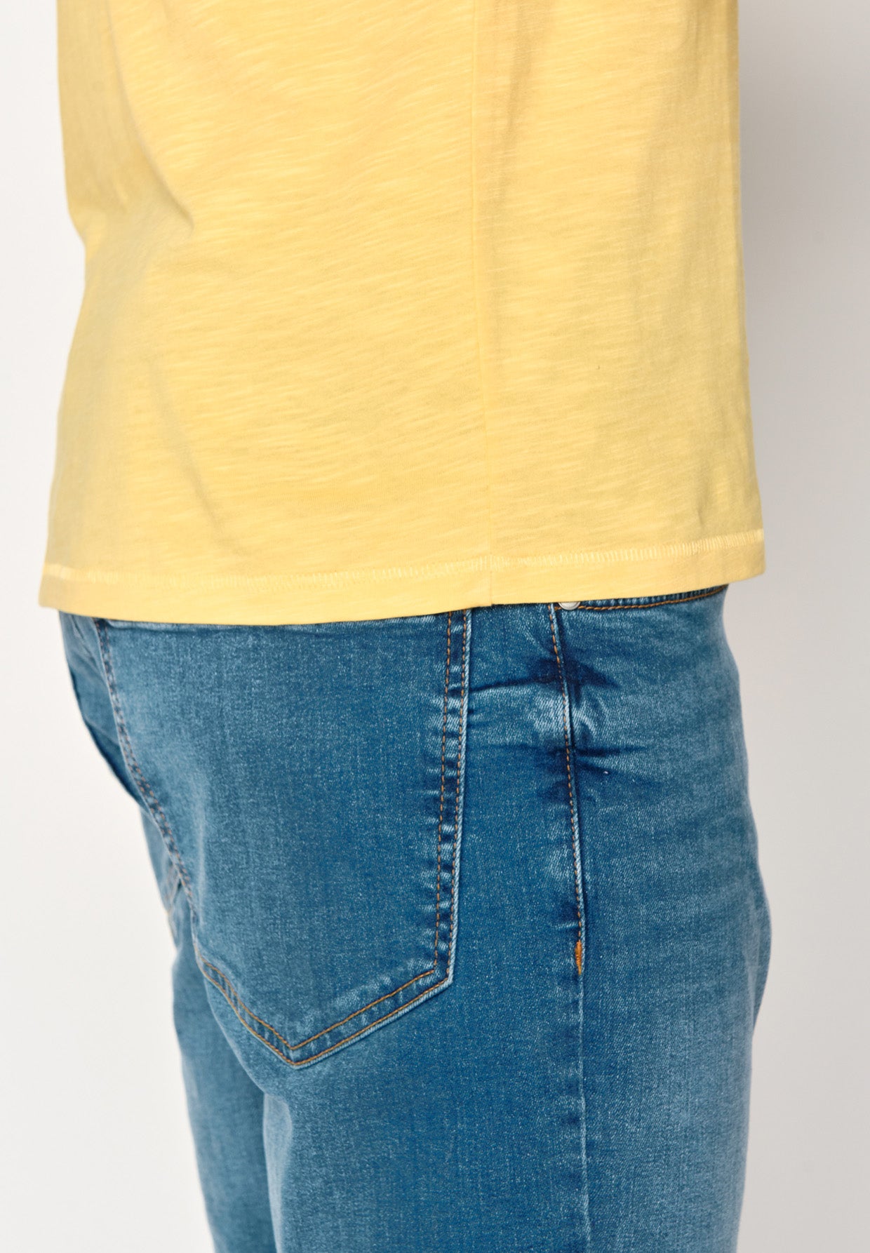 Gelb:  Lässiges T-Shirt aus Bio-Baumwolle für Herren [18155]