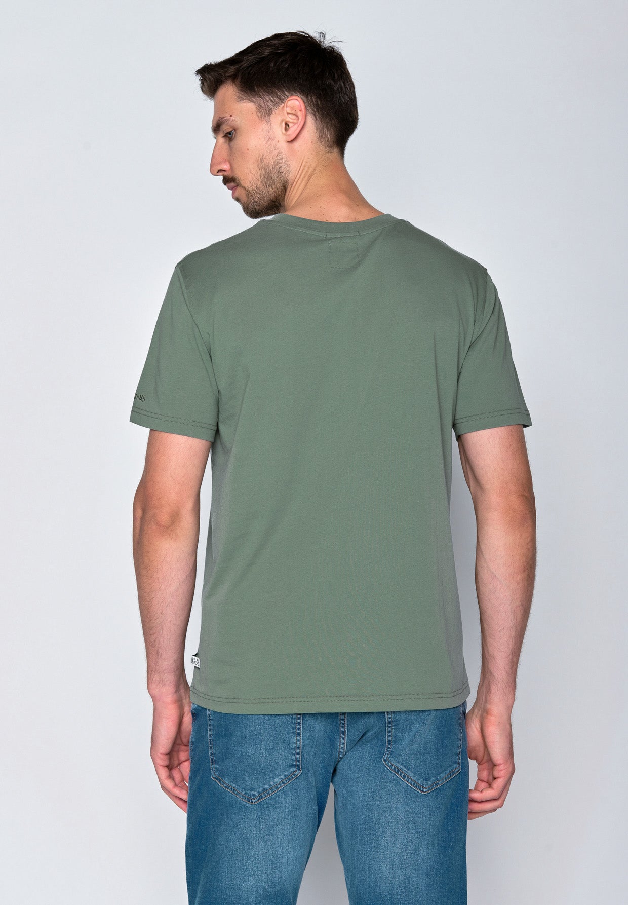 Pale Green: Lässiges Oversize-T-Shirt aus Bio-Baumwolle für Herren [18161]