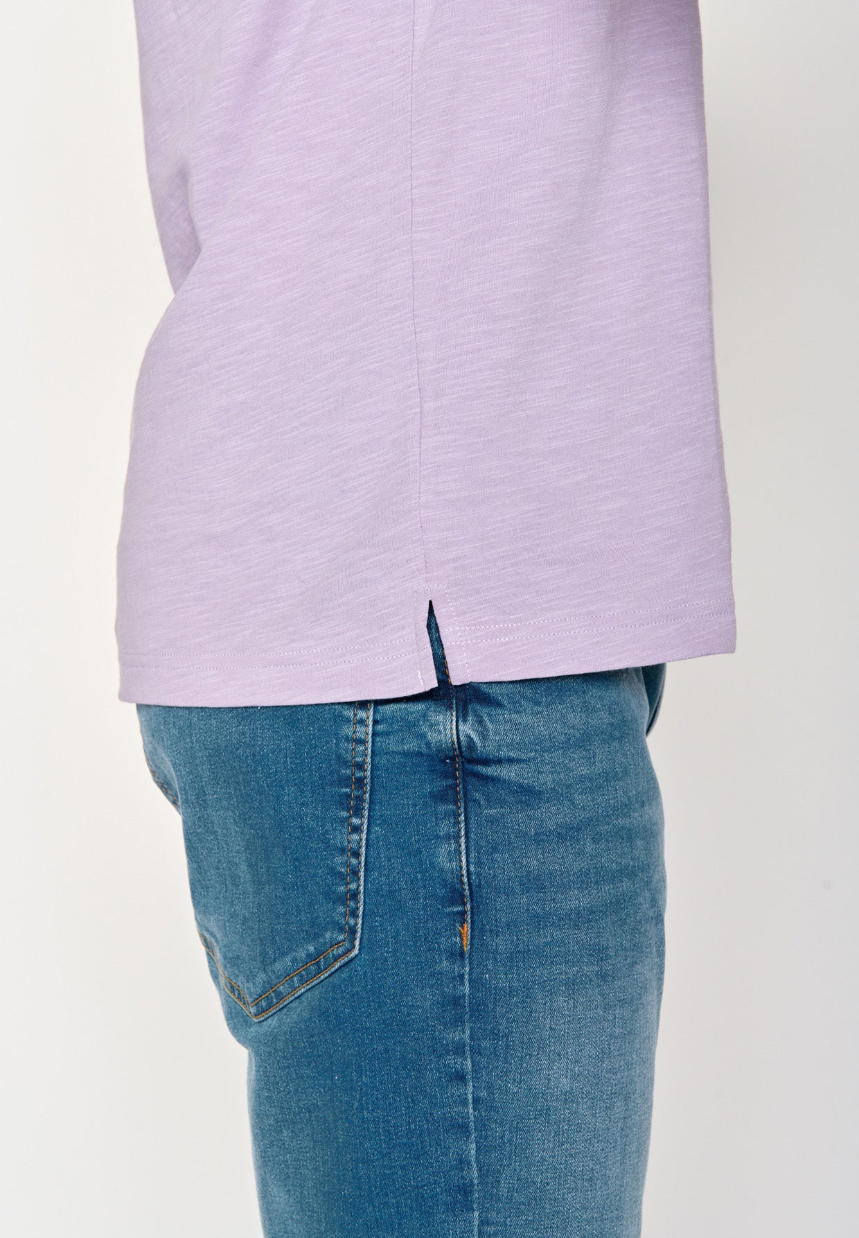 Lila:  Lässiges T-Shirt aus Bio-Baumwoll Mix für Herren [18204]