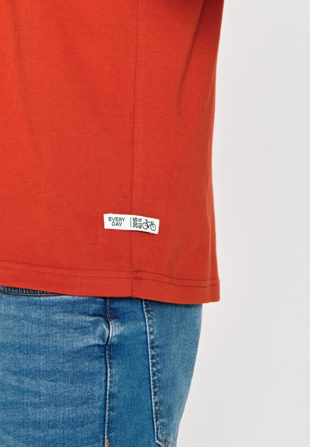 Clay Red: Lässiges Oversize-T-Shirt aus Bio-Baumwolle für Herren [18217]