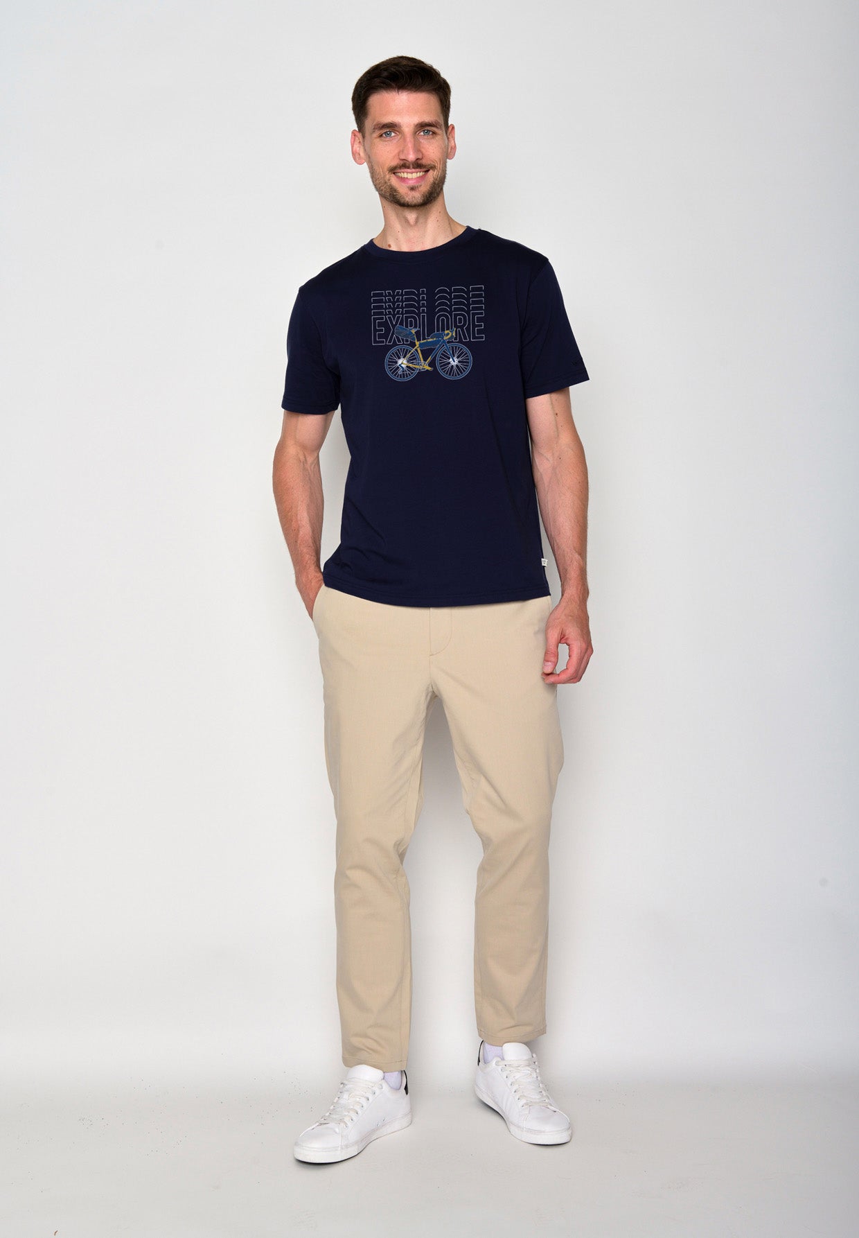 Navy: Lässiges T-Shirt aus Bio-Baumwolle für Herren [18247]