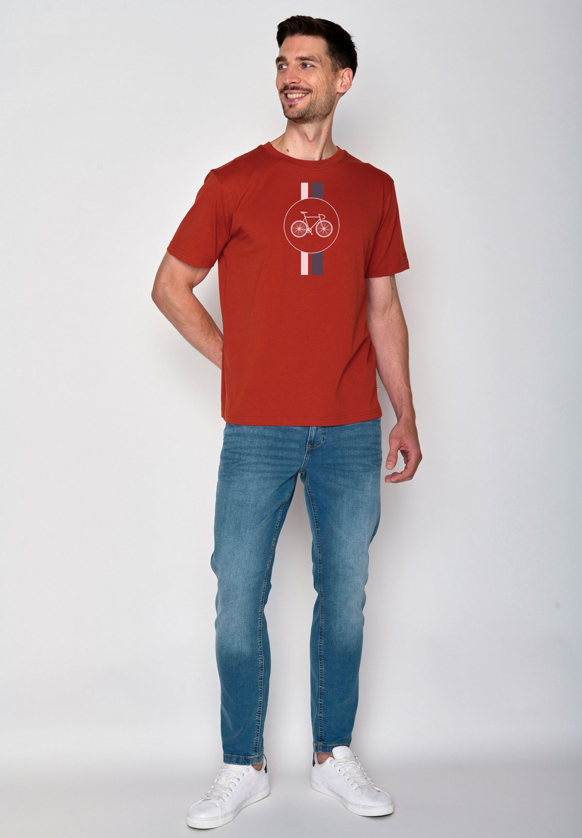Clay Red: Lässiges Oversize-T-Shirt aus Bio-Baumwolle für Herren [18307]