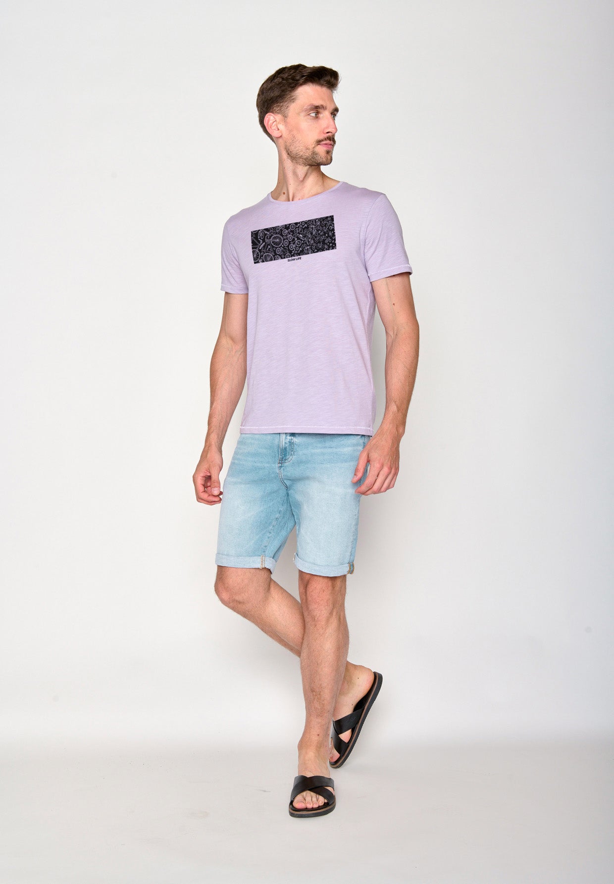 Lila:  Lässiges T-Shirt aus Bio-Baumwolle für Herren [18414]