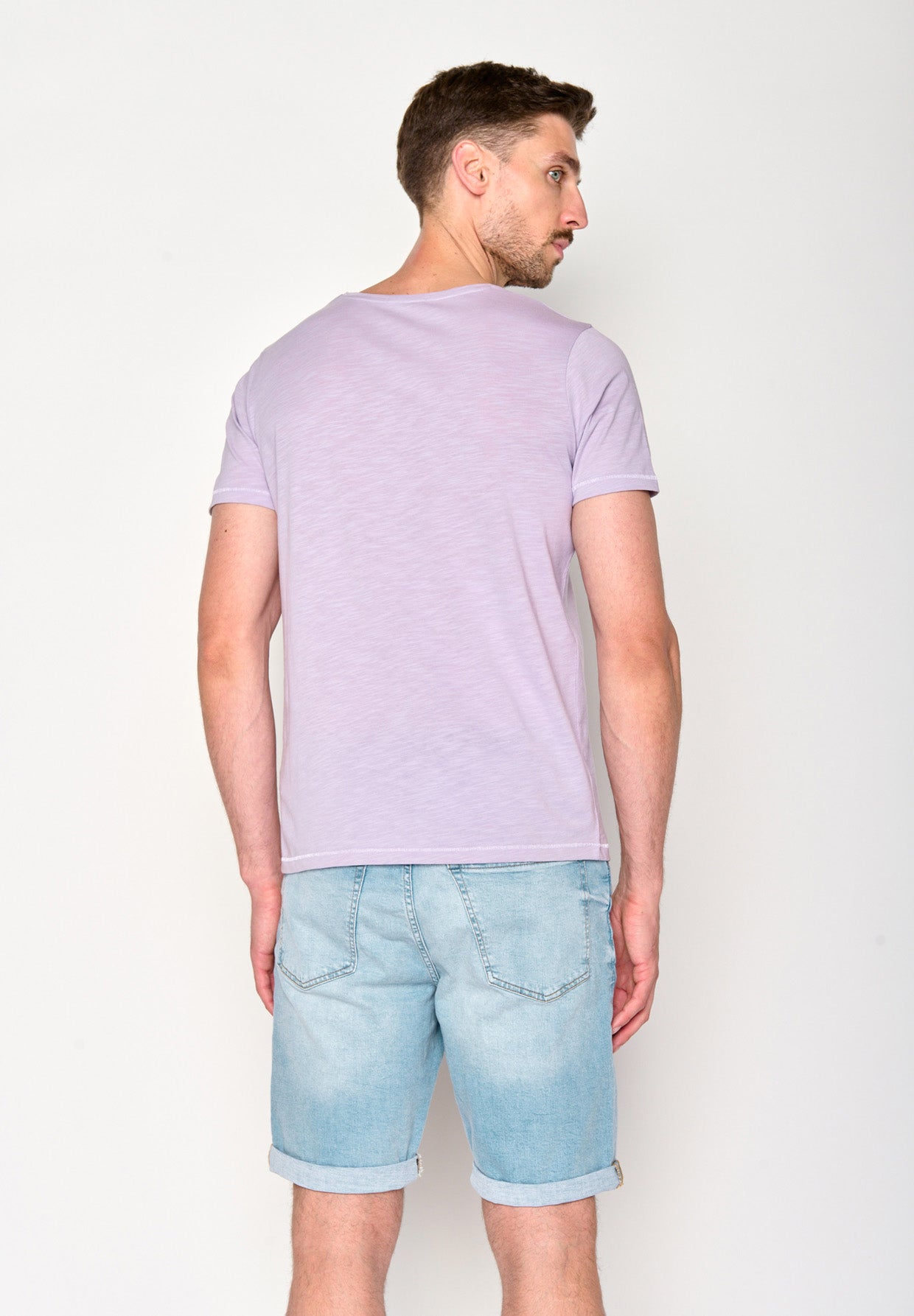 Lilac: Sportliches T-Shirt aus Bio-Baumwolle für Herren [18416]