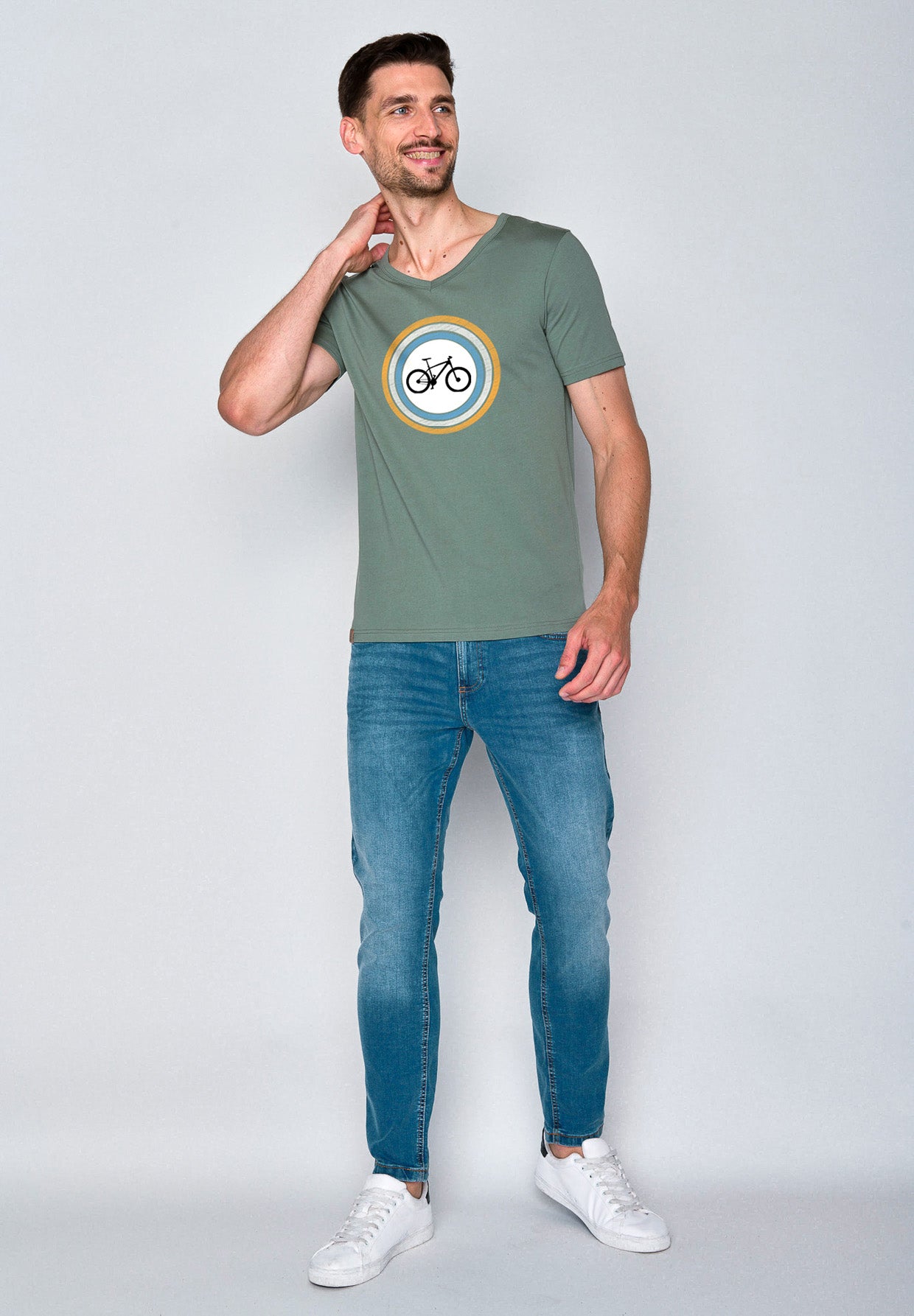 Pale Green: Lässiges T-Shirt aus Bio-Baumwolle für Herren [18433]