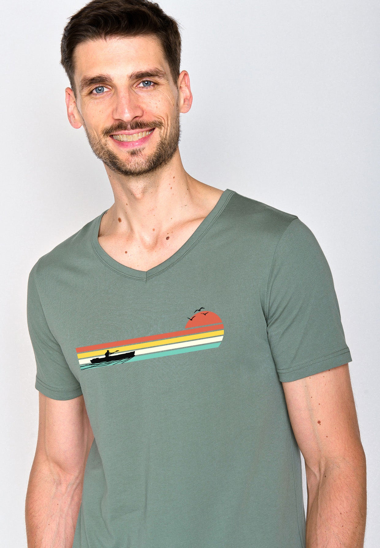 Pale Green: Lässiges T-Shirt aus Bio-Baumwolle für Herren [18464]
