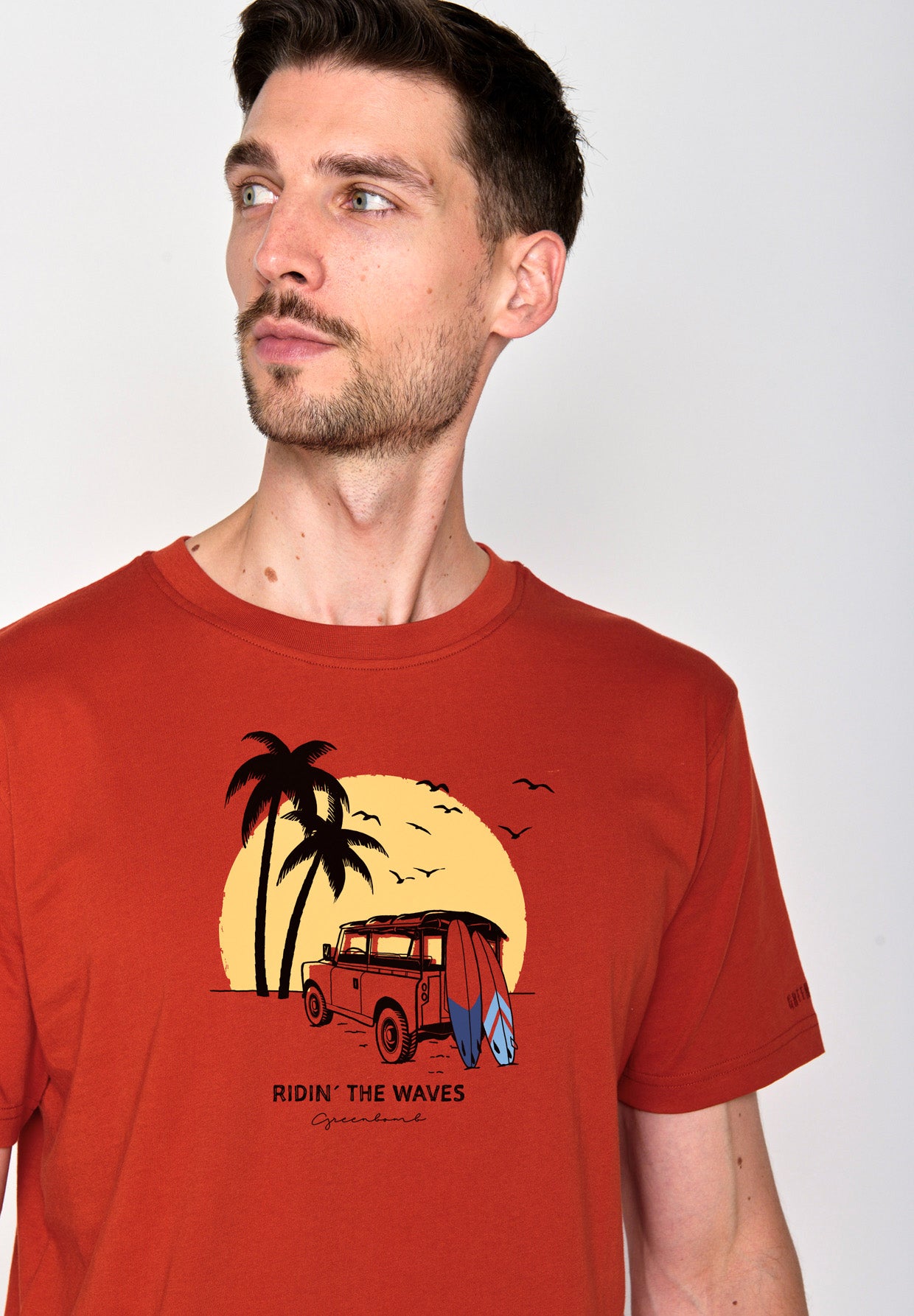 Clay Red: Lässiges Oversize-T-Shirt aus Bio-Baumwolle für Herren [18487]