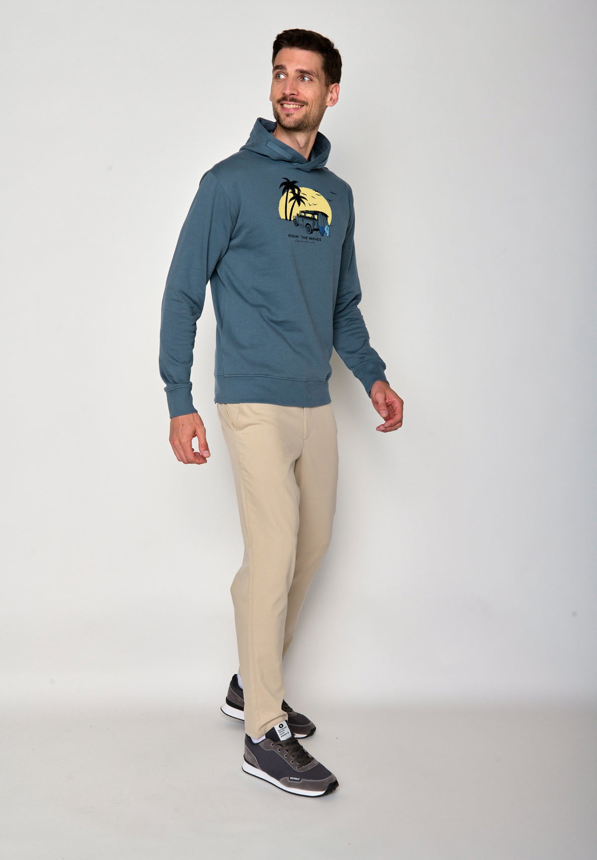 Vintage Blue: Kuschliger Hoodie aus Bio-Baumwolle für Herren [18505]