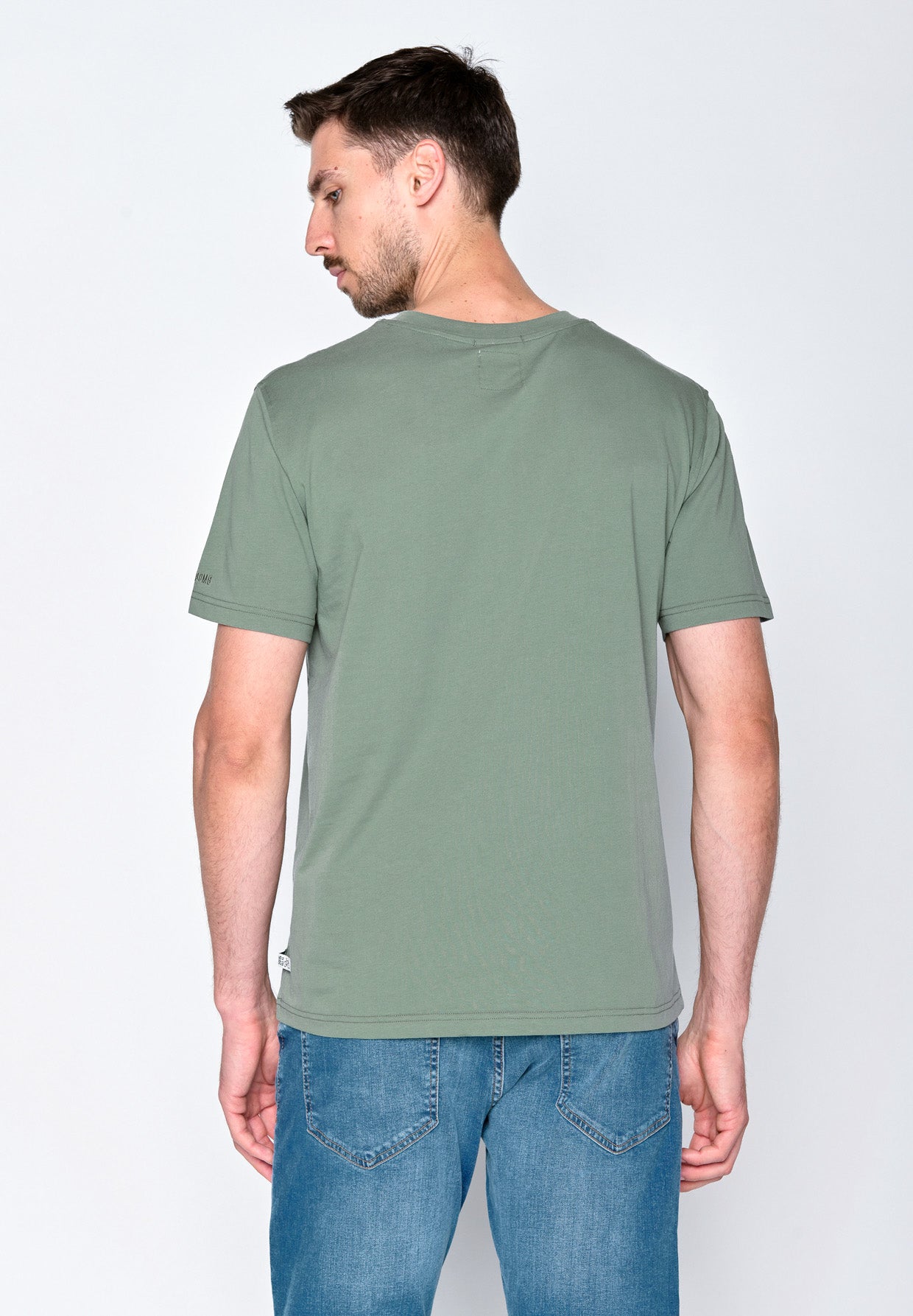 Pale Green: Lässiges Oversize-T-Shirt aus Bio-Baumwolle für Herren [18511]