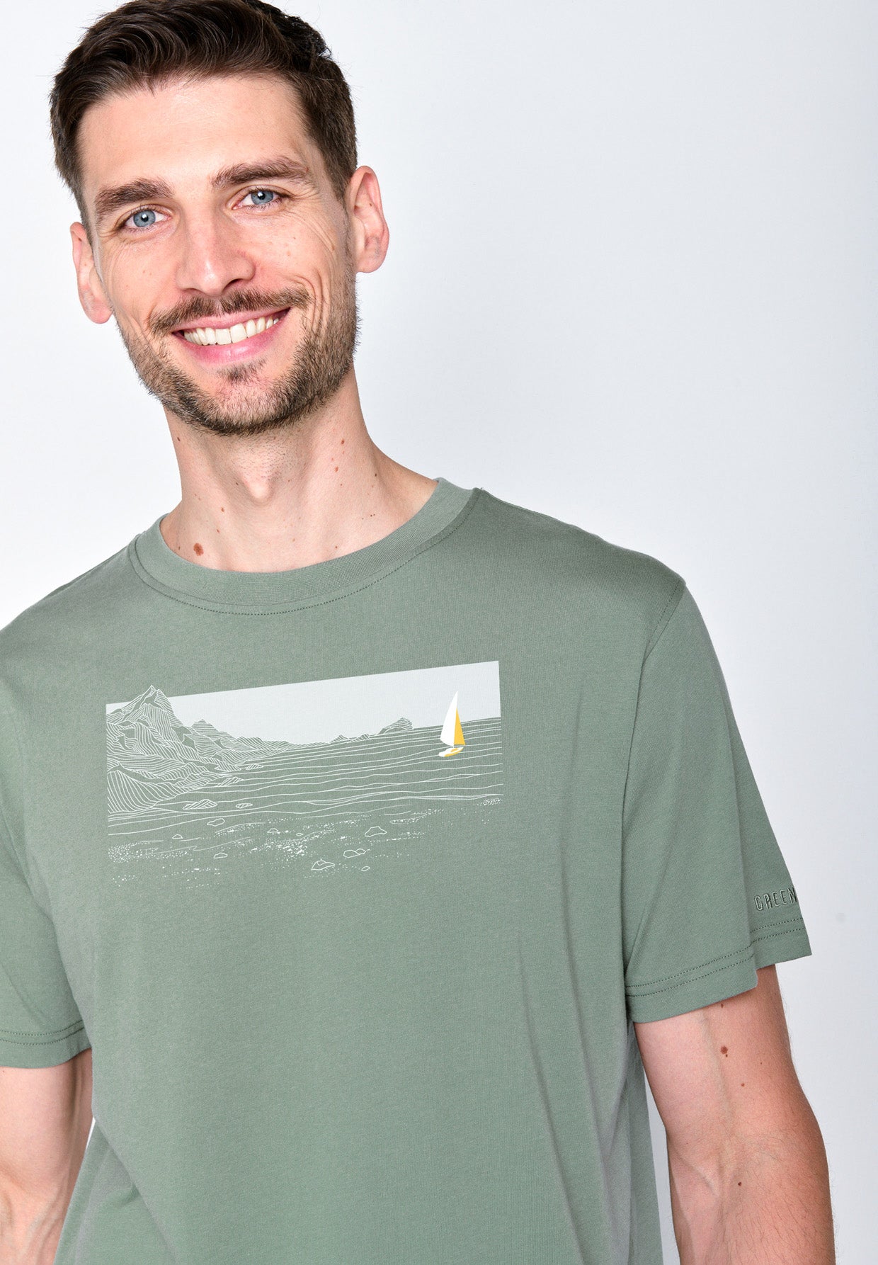 Pale Green: Lässiges Oversize-T-Shirt aus Bio-Baumwolle für Herren [18517]